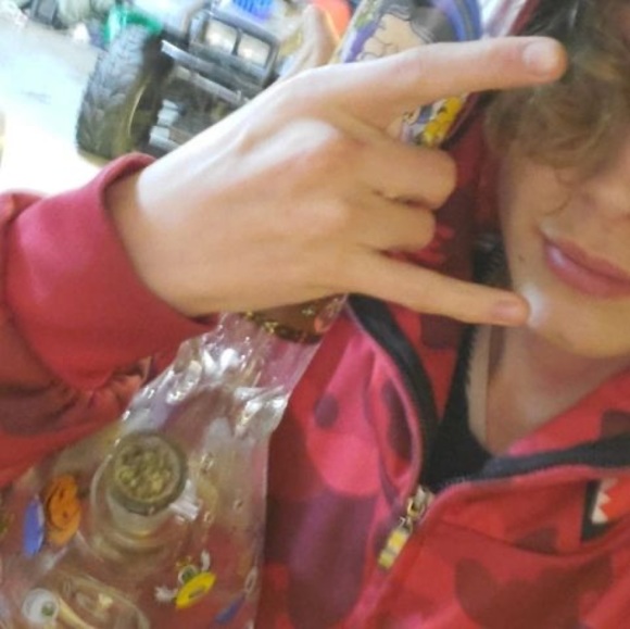 Meet your Posher, Sheluv - Picture 1 of 1